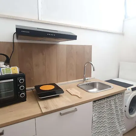 Alojamento de Acomodação e Pequeno-almoço Adriatica Hottube And Sauna