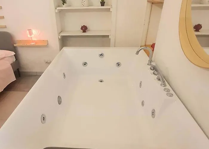 Adriatica Hottube And Sauna 住宿加早餐酒店