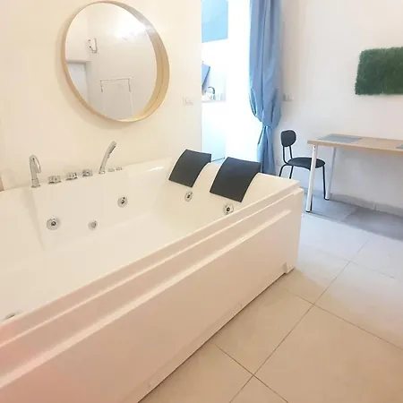 Adriatica Hottube And Sauna * Bari